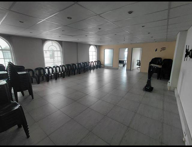138M² OFFICE TO LET IN GRAND CENTRAL